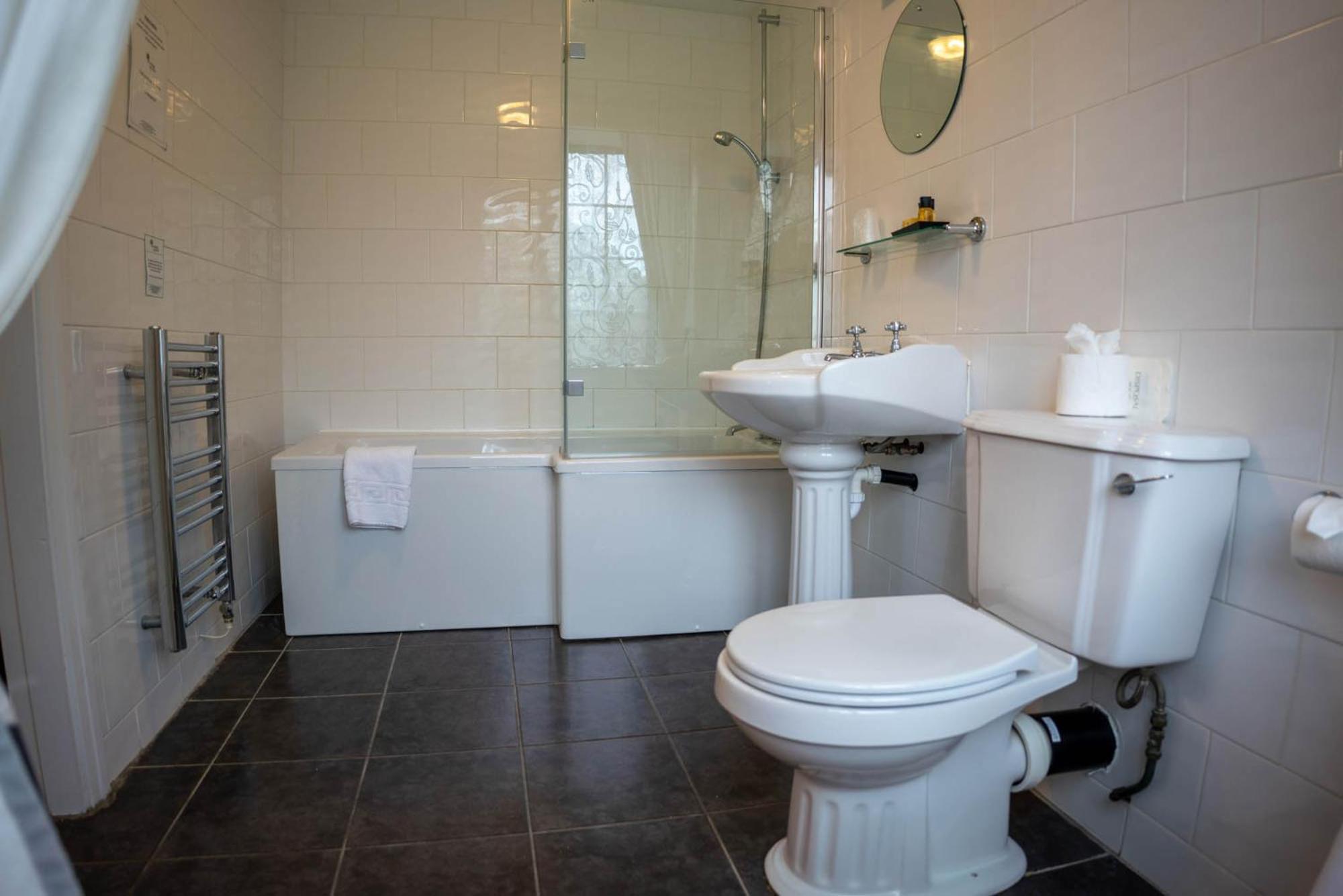 East Ayton Hotel,